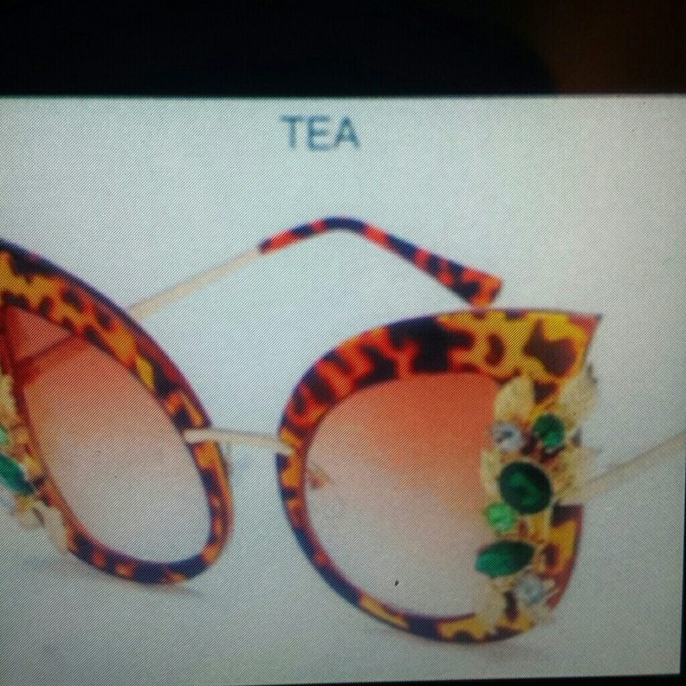 Brand New Fashionable Cat Eye Sunglasses